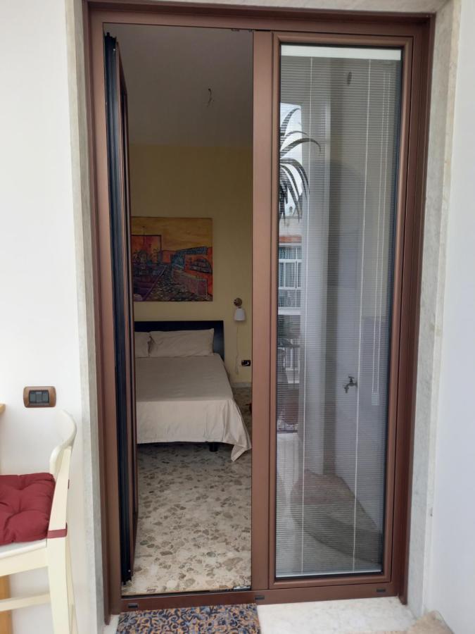 Confortevole Bari Exterior photo